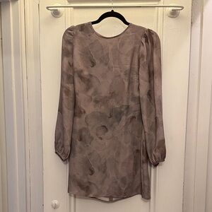 Aritzia Wilfred Long Sleeve Dress in Watercolor Gray Pattern